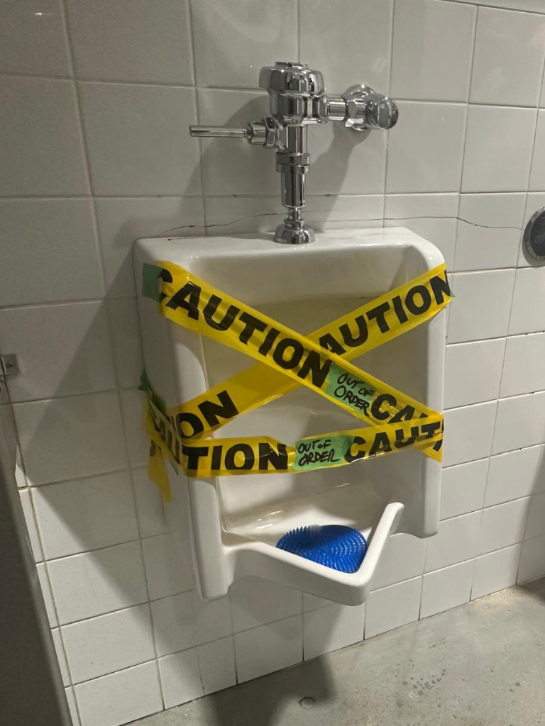 Commercial Urinal Replacement Service in Pointe-Claire - Delta Plumbers