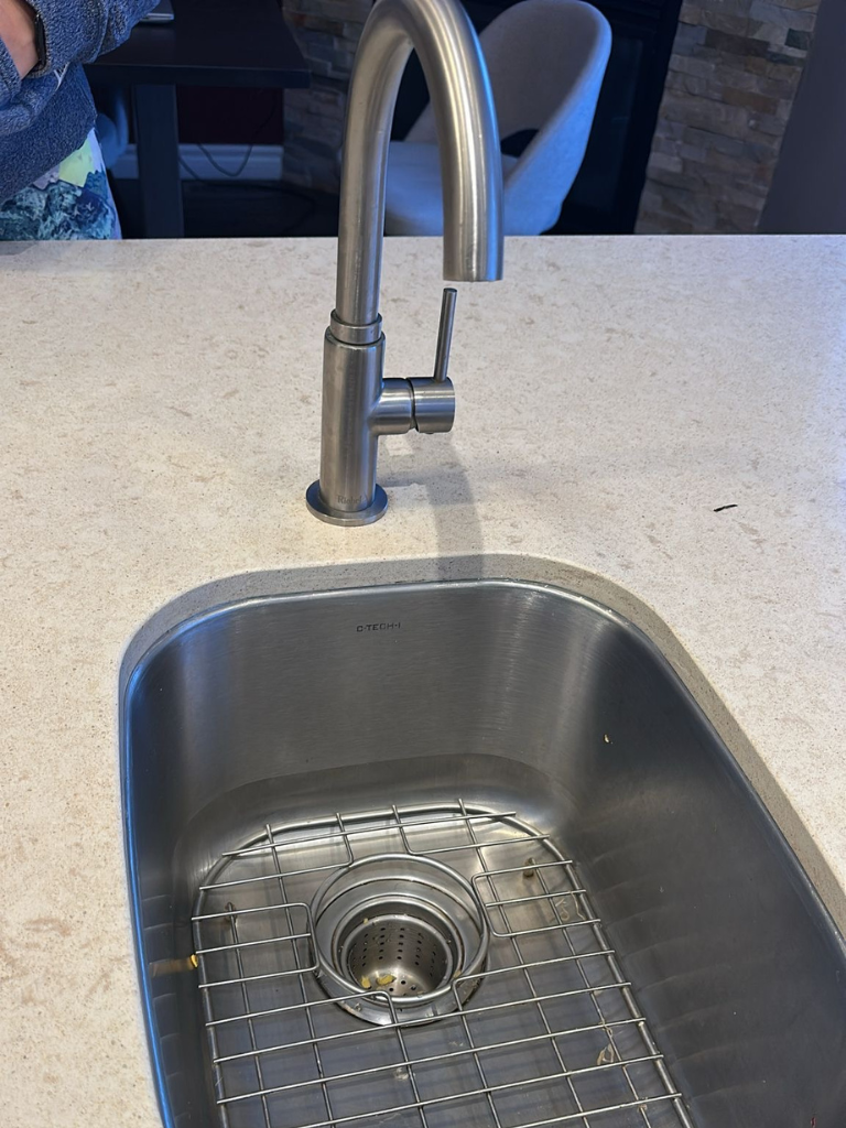 Kitchen Faucet Repair Service by Delta Plumbers in Beloeil