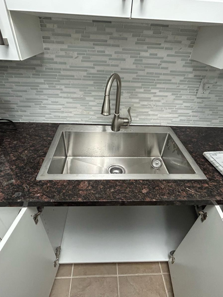 Kitchen Sink Installation Plumbing Company Near Me in Pointe-Claire - Delta Plumbers