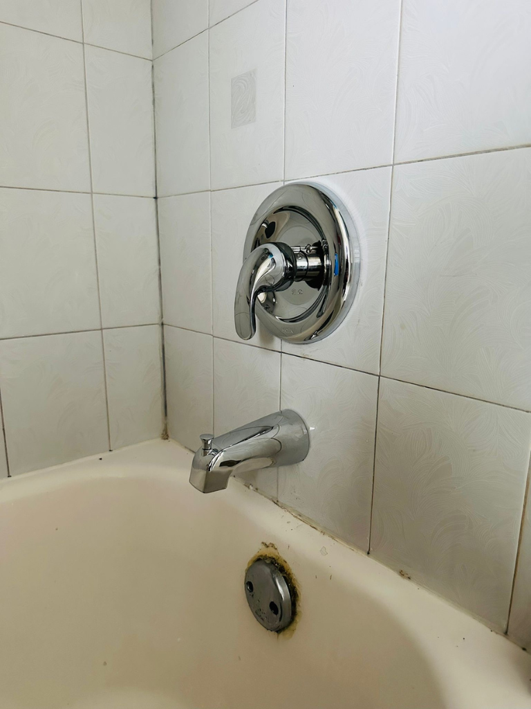 Shower Faucet Repair Service in Longueuil - Delta Plumbers