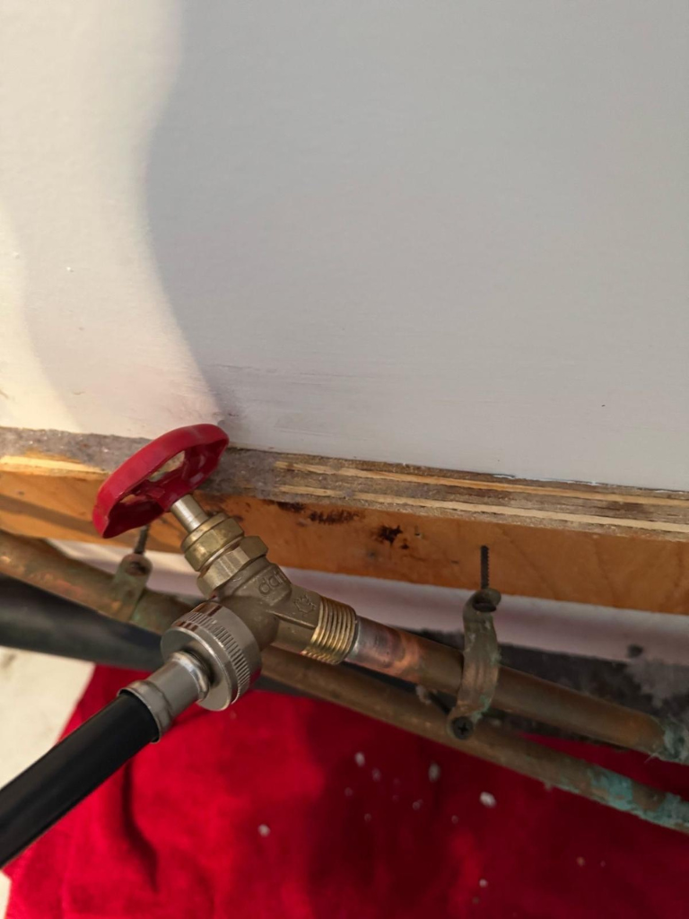 Shut-off Valve Replacement Plumbers in Anjou - Delta Plumbers