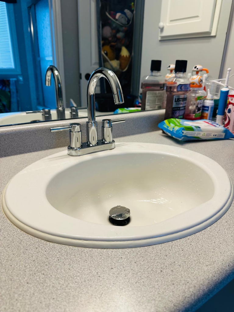 Toilet Sink Installation in Anjou - Delta Plumbers