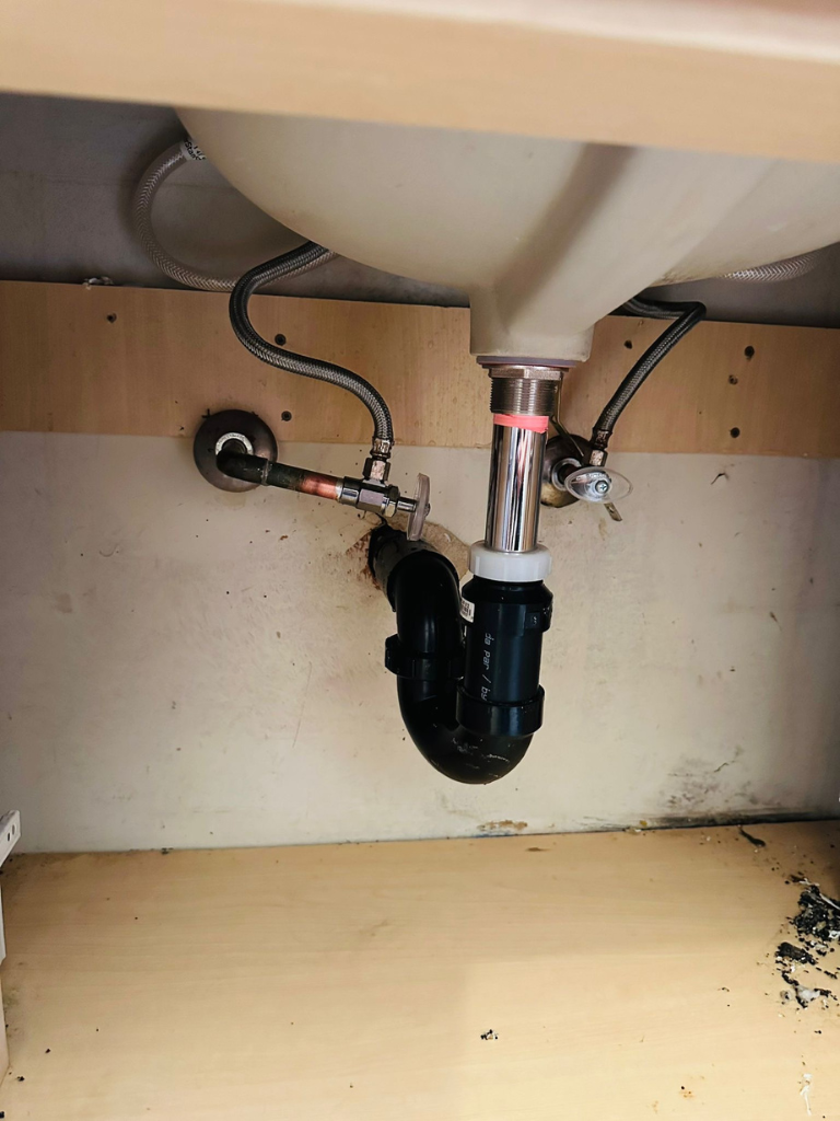 Toilet Sink Drain Replacement Service Near Me - Delta Plumbers in Pointe-Claire