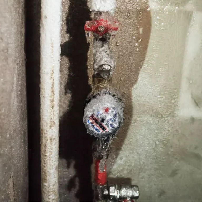 Frozen and burst Pipe -Delta Plumbers-Saint-Jean-sur-Richelieu harsh Canadian Winters